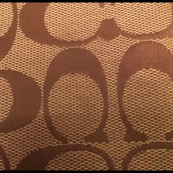 Coach - Picture 3 of 3